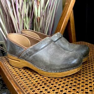 Dansko Gray Professional Distressed Clog Sz 38 EU 7.5 - 8 US